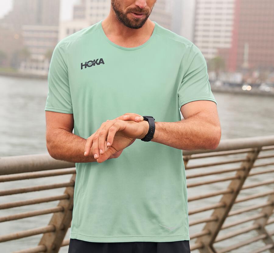 Top Hoka One One Hombre - Performance Short Sleeve - Verde - CMP290463